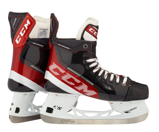 CCM JETSPEED FT4 SENIOR SKATES R 7.5 SENIOR HOCKEY SKATE